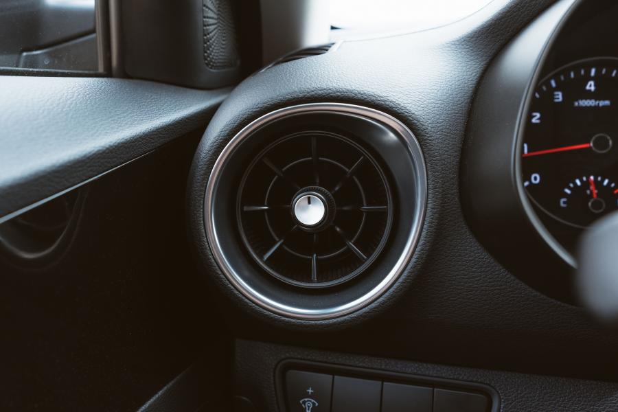 Детали интерьера Kia Cerato 2.0 2019 года  (LA) (фото 28 из 40)